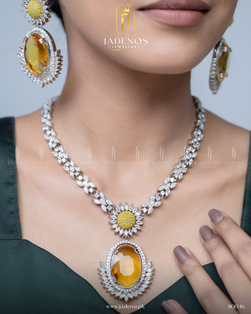 The Victoria Majesty Necklace Set